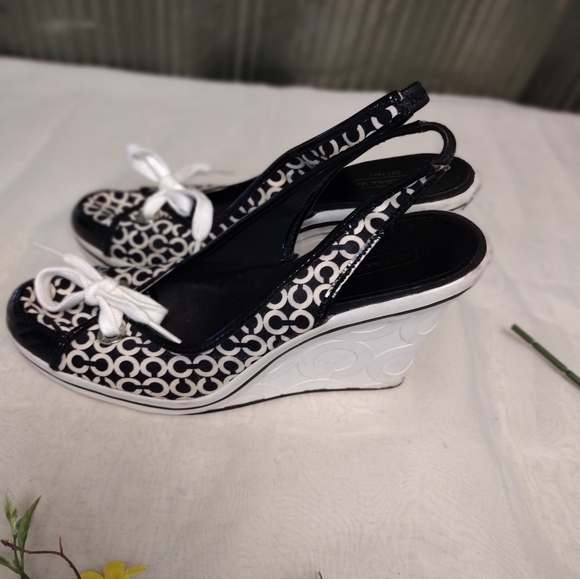 Coach Emilian Black and White Canvas and Patent Leather Wedges Size 9.5 - Picture 4 of 4